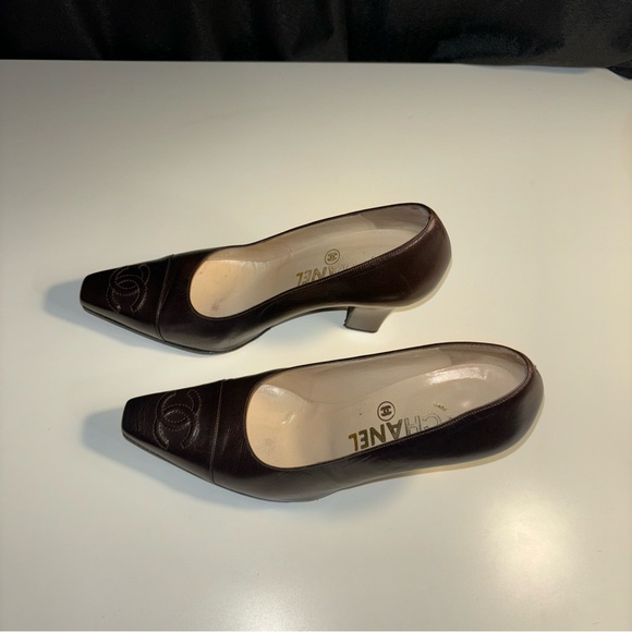 Vintage Chanel Double CC Cap Toe Lambskin Heel Pumps 
Dark Brown - Picture 14 of 16